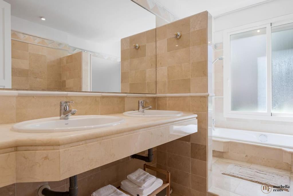 Elviria Hills 3 Bedroom 2 Bath *