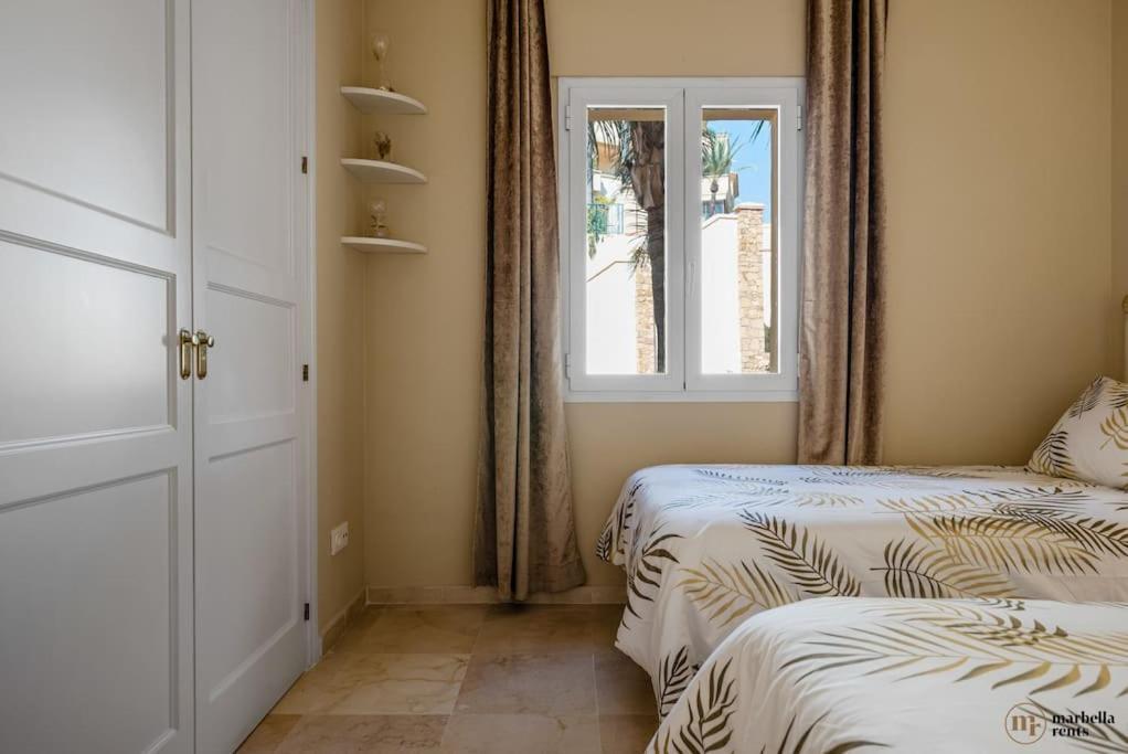 Elviria Hills 3 Bedroom 2 Bath *